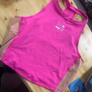 Nike Dry Fit Size Med Top